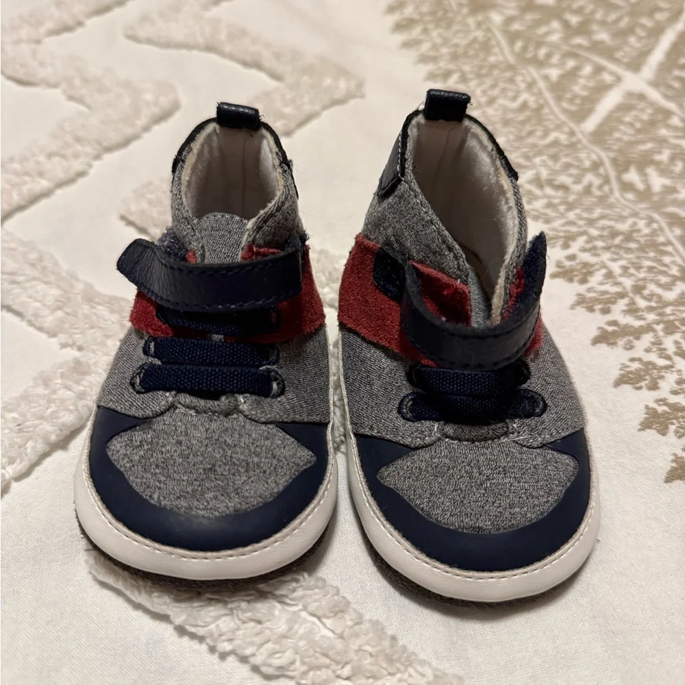 Robeez Stars & Bars Mini Shoe (Infant) Size 9 to 12 months like new